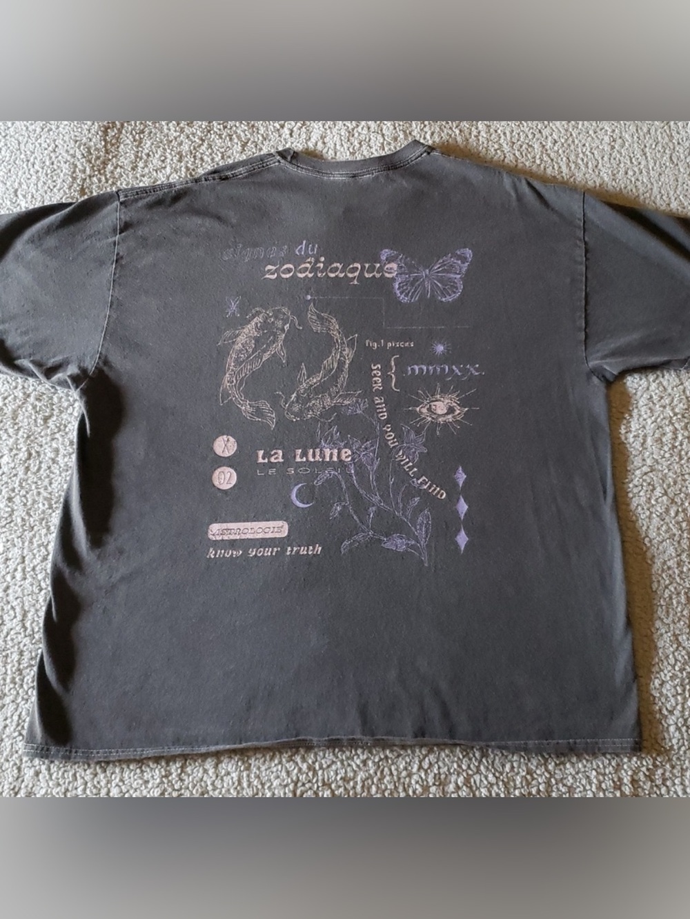 ♓️ Urban Outfitters UO Pisces Zodiac Graphic Oversized T-Shirt ♓️